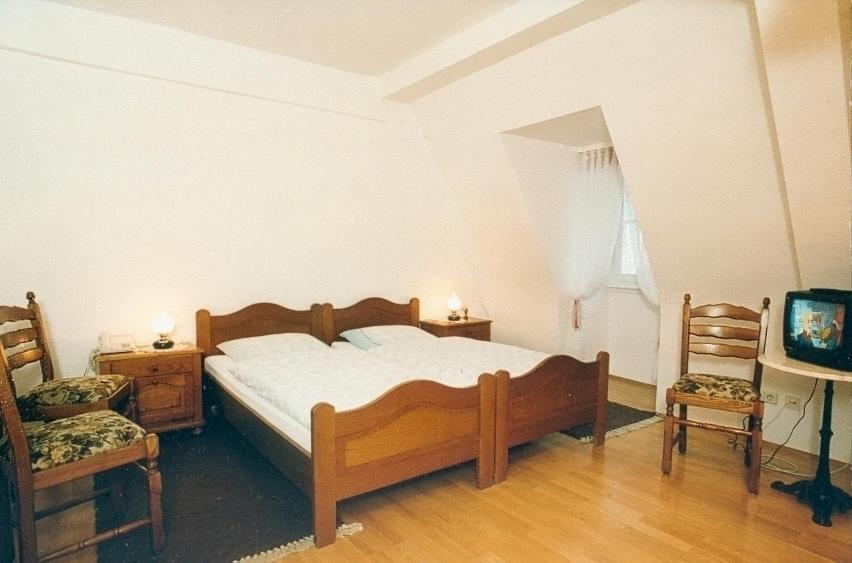 Hotel Zum Pfalzgrafen Heidelberg Oda fotoğraf
